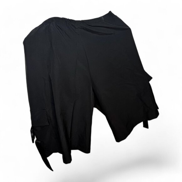 Shein Men's Black Cargo Shorts - Size L - Picture 7 of 8